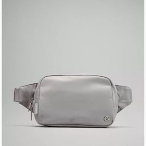 Lululemon Everywhere belt bag large